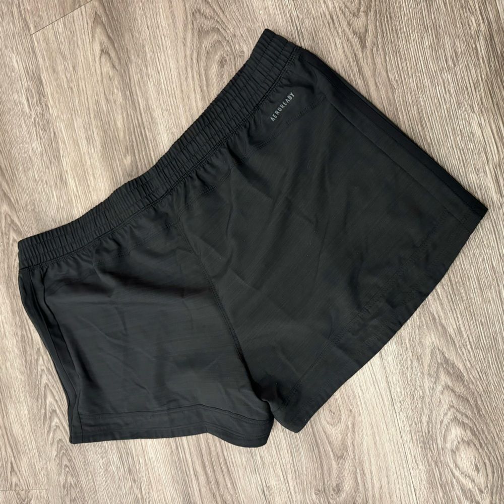 Adidas pacer 3 stripe shorts- NWT Size XL - Picture 3 of 6